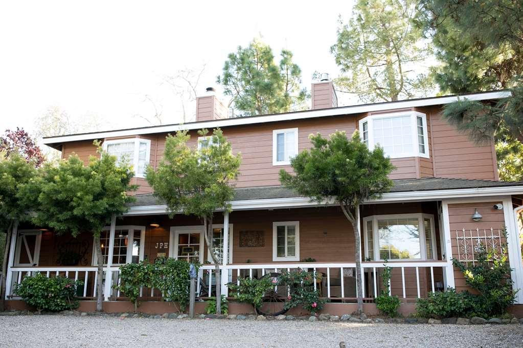 J Patrick Inn Cambria Eksteriør billede